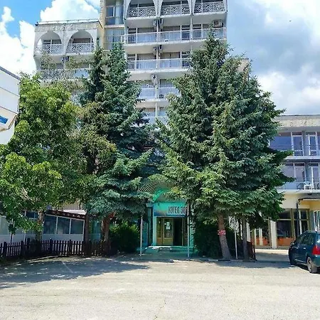 зора